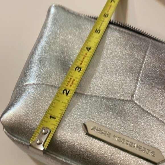 Amy Kestenberg SKYLER MEDIUM NEOPRENE POUCH silver metallic OS - Picture 8 of 10